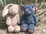 Mollis Hase Kuscheltier Baby (36cm groß) – Weiches Stofftier für Kinder & Babys – Kuhelhase – Bild 7